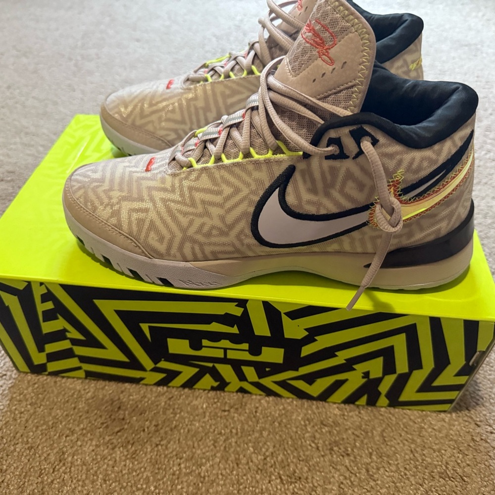 Nike Cream and Black High-Top Sneakers with Textured Design